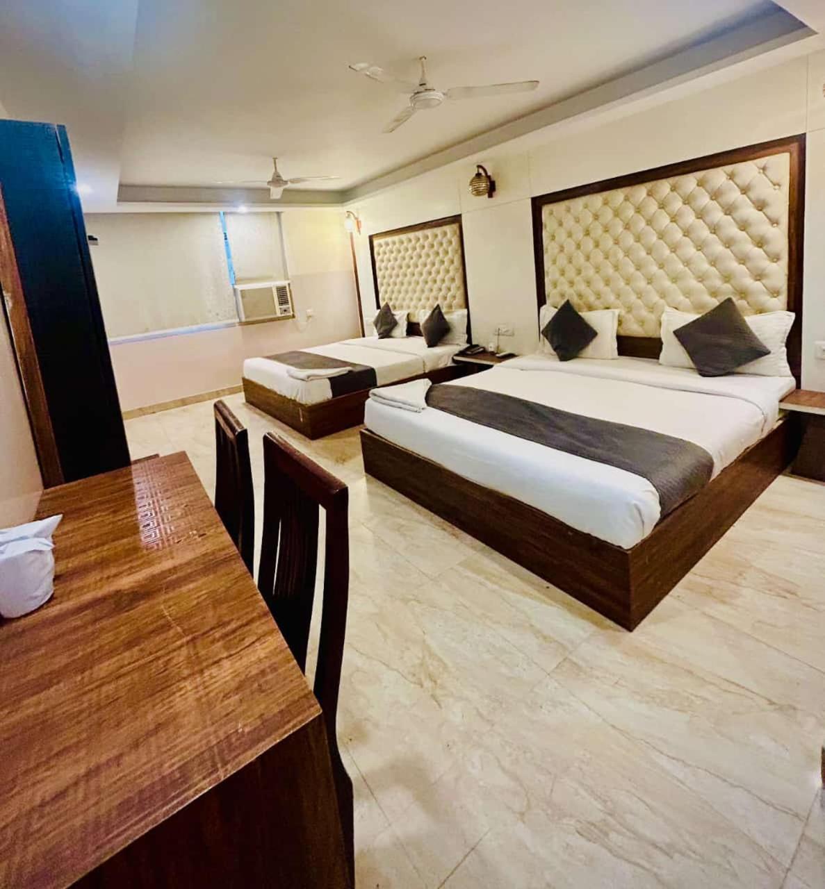 Hotel Airport City New Delhi Exterior photo