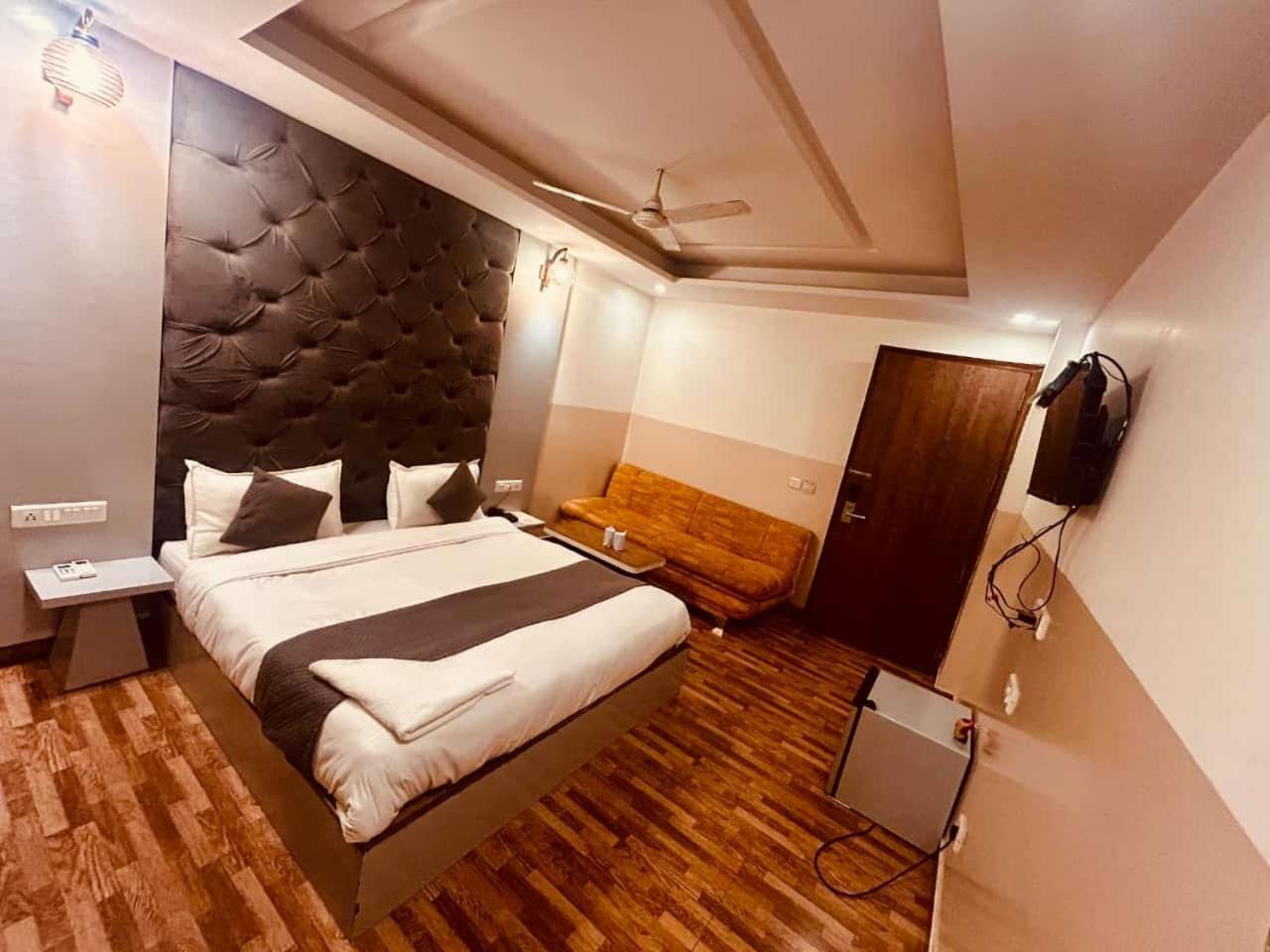 Hotel Airport City New Delhi Exterior photo
