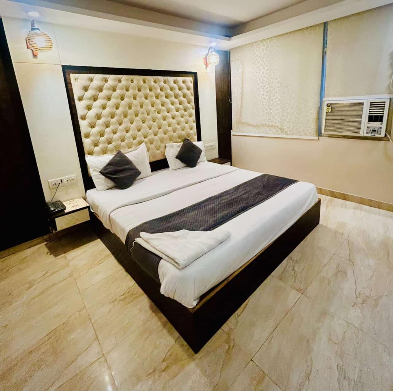 Hotel Airport City New Delhi Exterior photo