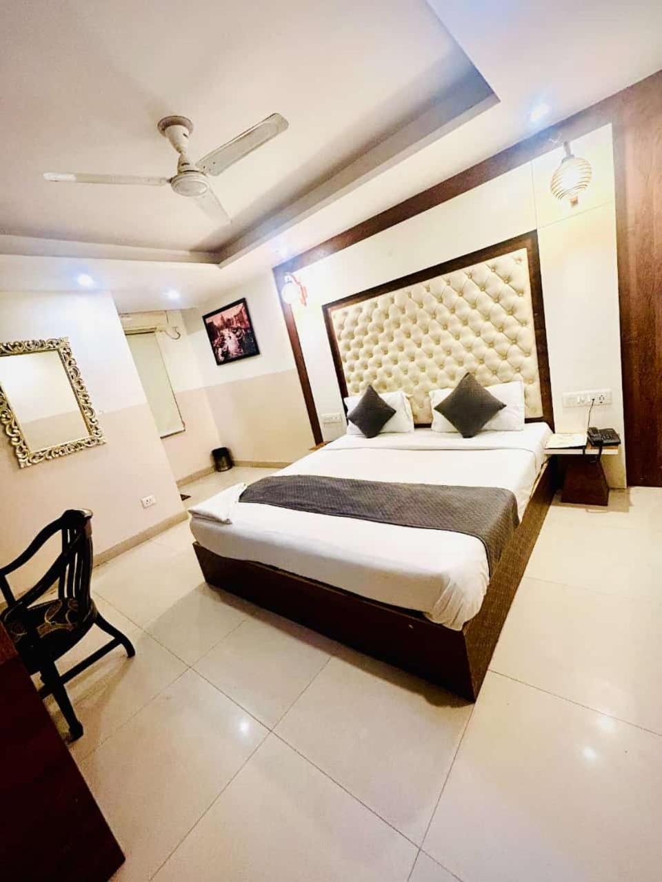 Hotel Airport City New Delhi Exterior photo