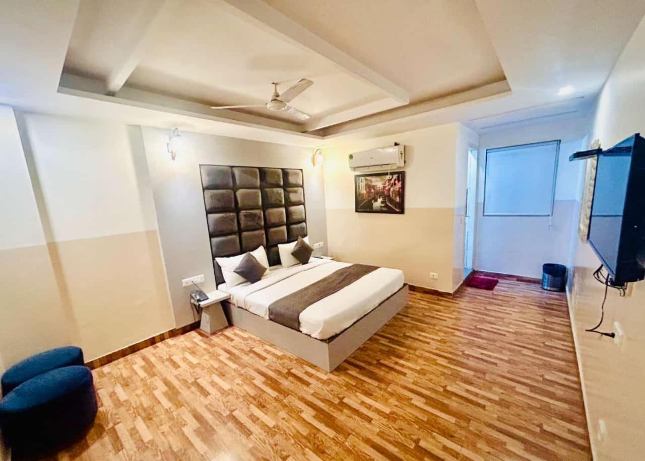 Hotel Airport City New Delhi Exterior photo