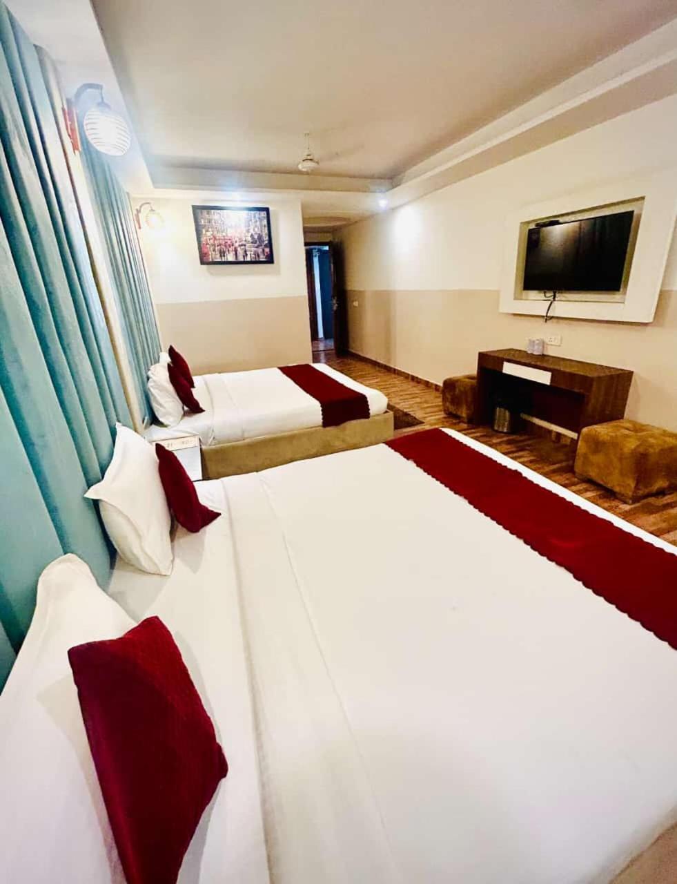 Hotel Airport City New Delhi Exterior photo